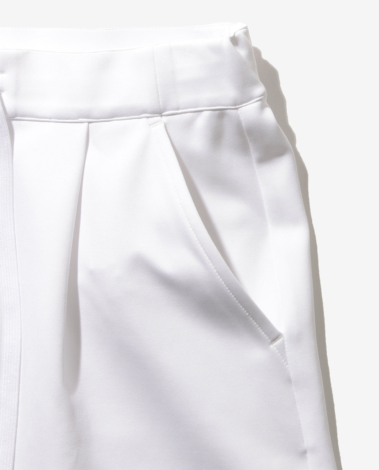 White ■ 0_1003_D Cardboard knit skirt