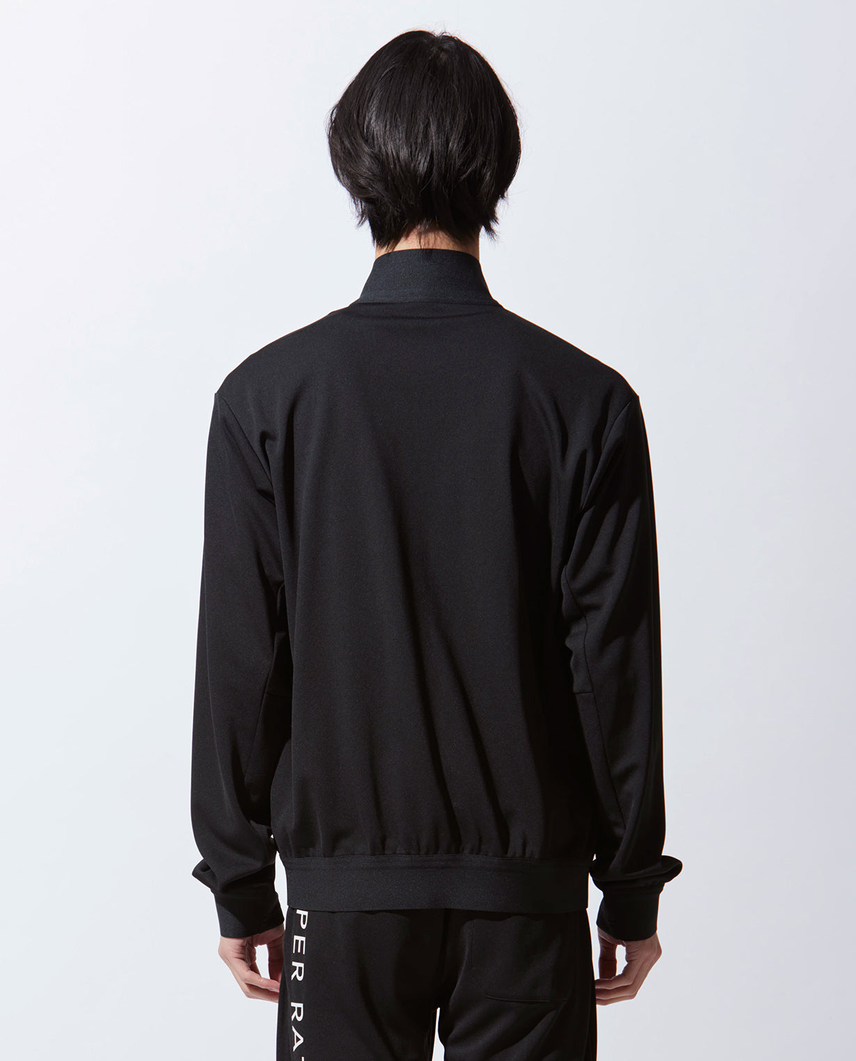 モデル身長186cm 着用サイズ2(L)