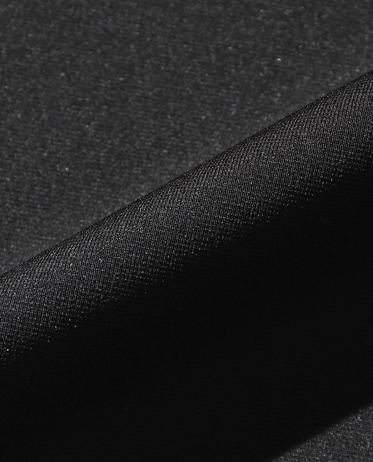 Black ■ 0_302_D Cardboard short-sleeved mock neck T-shirt