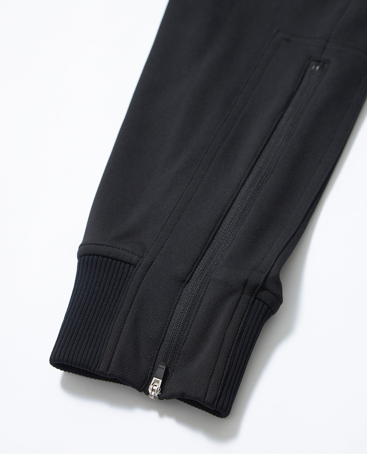 Black x Black ■ 115_G Recycled Yarn Mesh Graphic Jogger Pants
