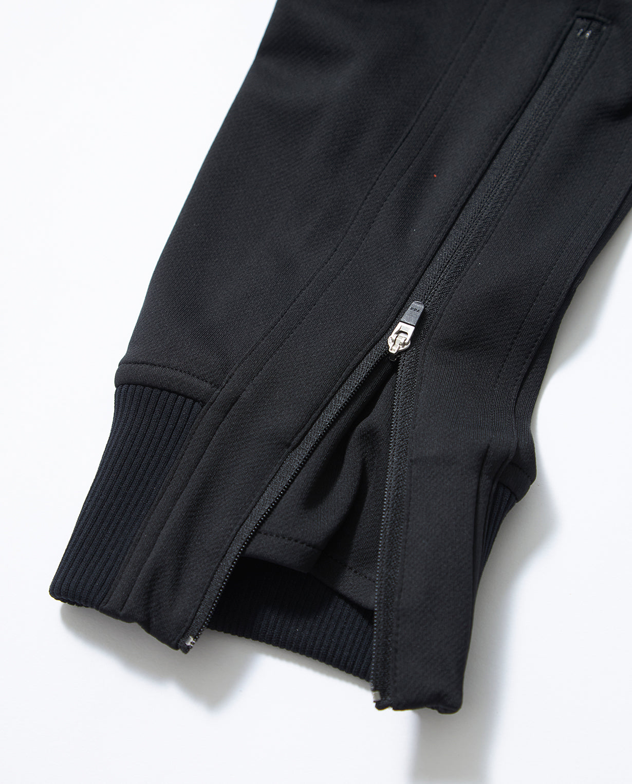 Black x Black ■ 115_G Recycled Yarn Mesh Graphic Jogger Pants