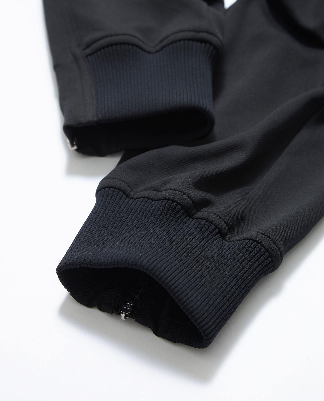 Black x Black ■ 115_G Recycled Yarn Mesh Graphic Jogger Pants
