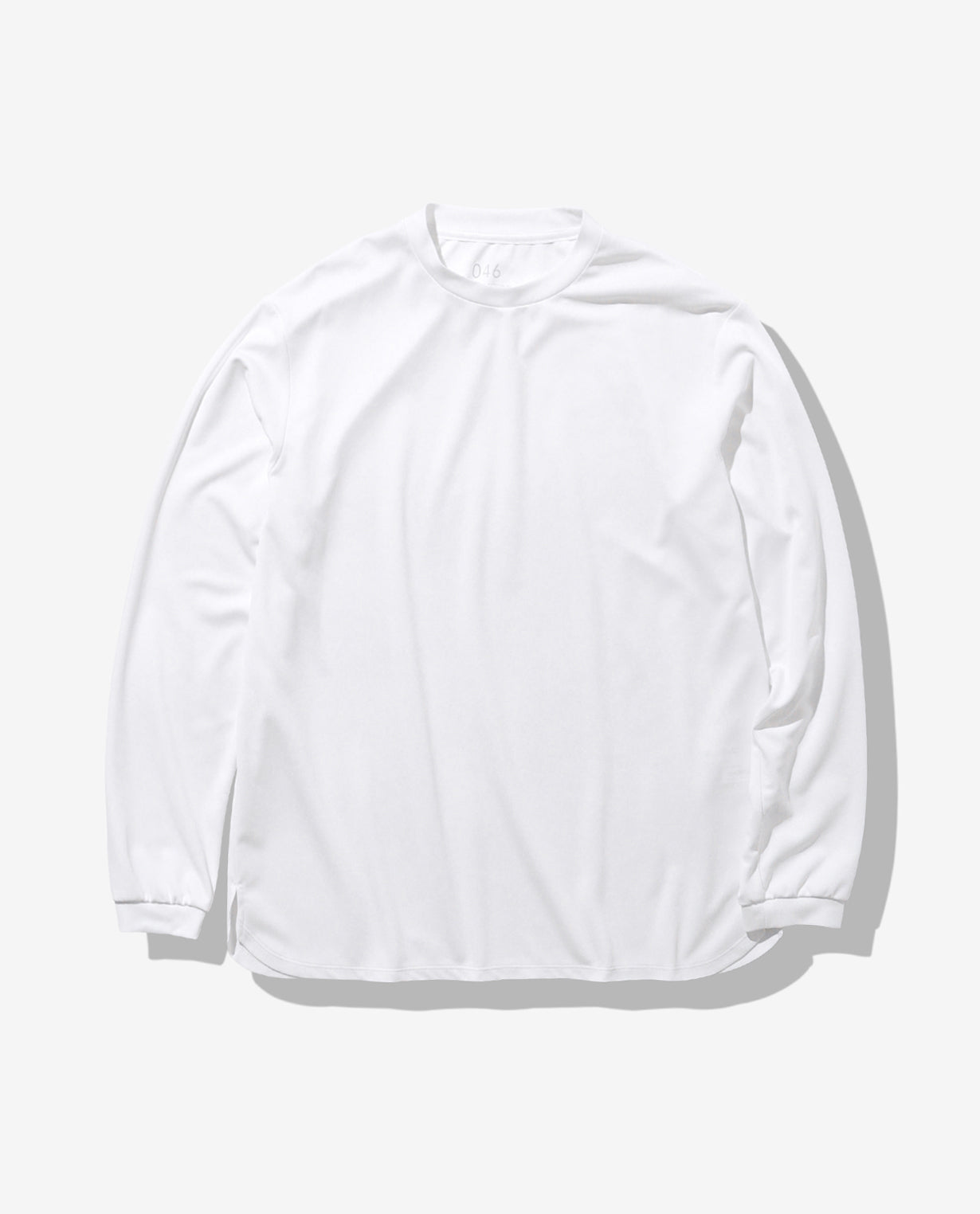■ホワイト 046_K ラウンドヘムロングスリーブTシャツ