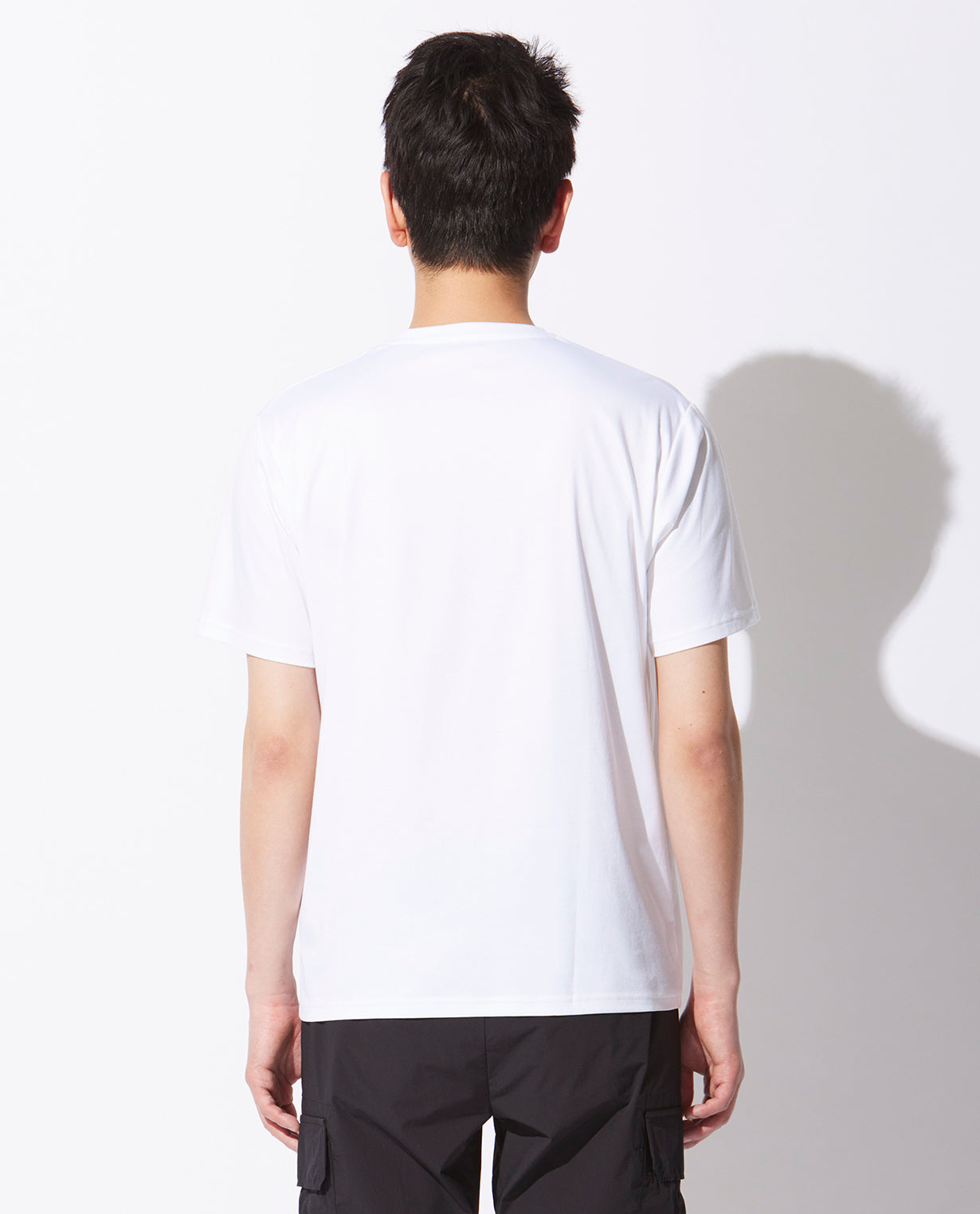 ■ホワイト 034_W スムースコットンVネックTシャツ
